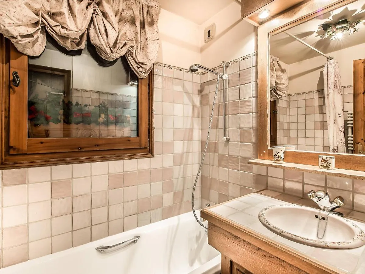 Charmant Duplex 3 Chambres Avec Cheminee, Balcons Et Piscine - Proche Centre Megeve - Fr-1-453-42 Apartman